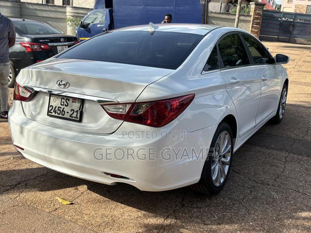Hyundai Sonata GLS Sedan FWD (2.4L 4cyl 5M) 2010 White