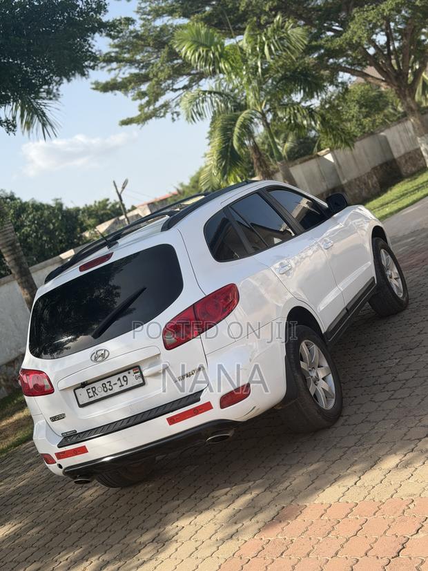 Hyundai Santa Fe 2009 White