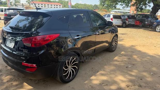 Hyundai Tucson 2012 Black