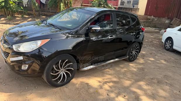 Hyundai Tucson 2012 Black