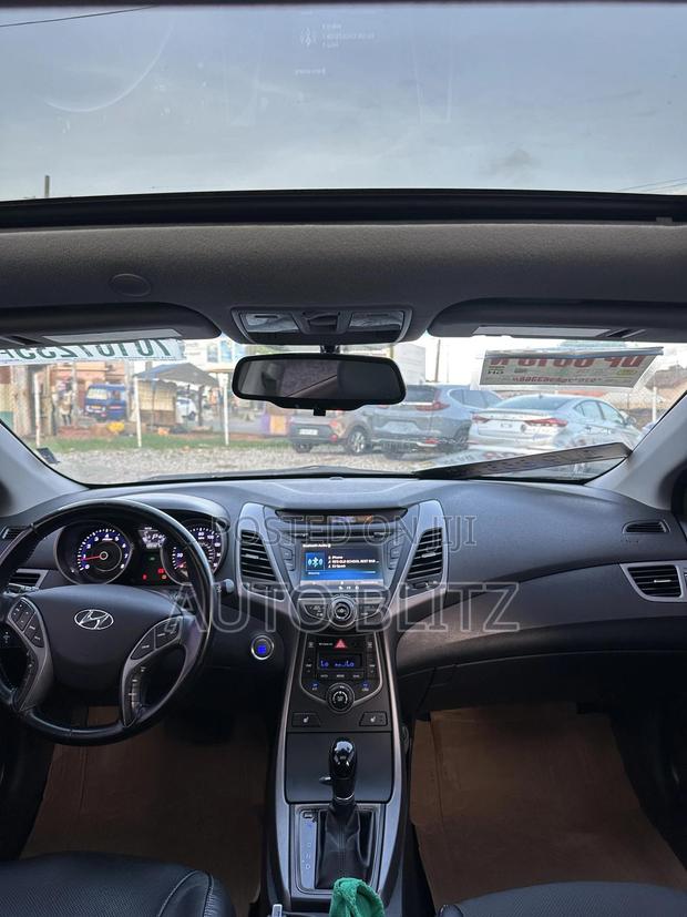 Hyundai Elantra 2016 Black