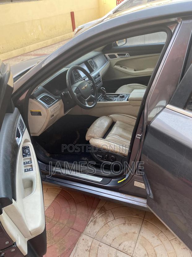 Hyundai Genesis 3.8 AWD 2016 Gray