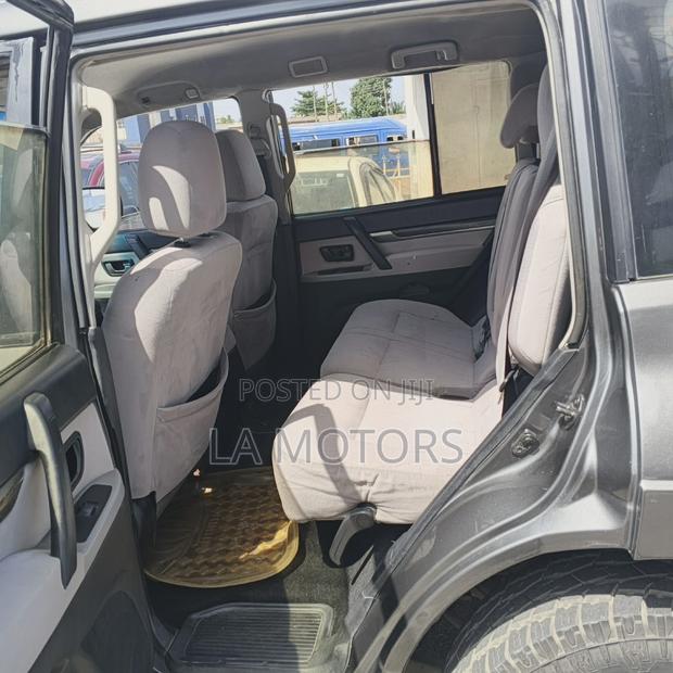 Mitsubishi Pajero 2008 Gray