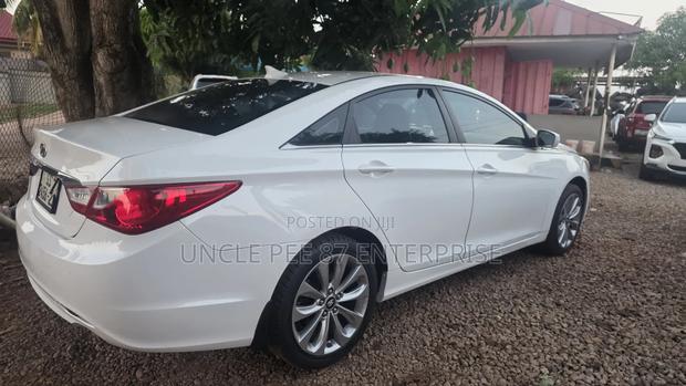 Hyundai Sonata GLS Sedan FWD (2.4L 4cyl 5A) 2010 White