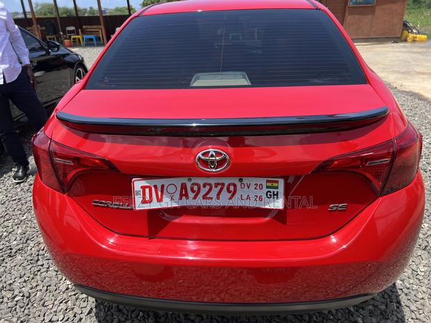 Toyota Corolla SE (1.8L 4cyl 6M) 2018 Red