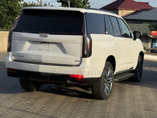 Cadillac Escalade 2021 White