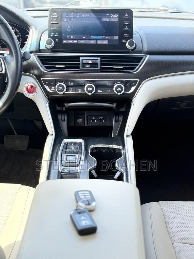 Honda Accord Touring 2.0T 2021 White