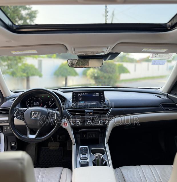 Honda Accord Touring 2.0T 2022 White