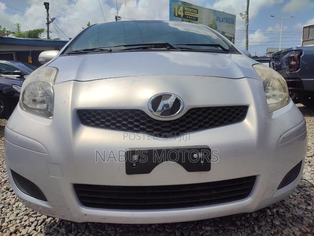 Toyota Vitz 2010 White