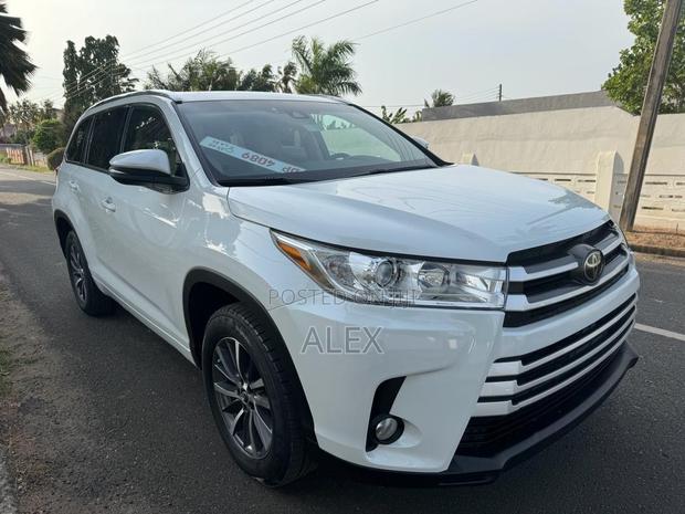 Toyota Highlander Limited 2019 White