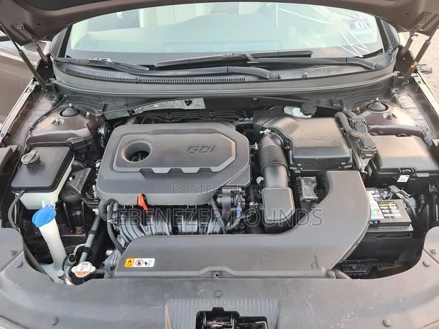 Hyundai Sonata Limited Sedan FWD (2.4L 4cyl 6A) 2017 Brown