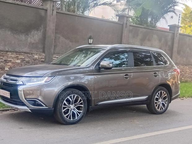 Mitsubishi Outlander SEL AWC 2018 Gray