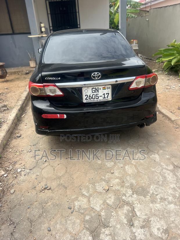 Toyota Corolla Base 4dr Sedan (1.8L 4cyl 5M) 2010 Black
