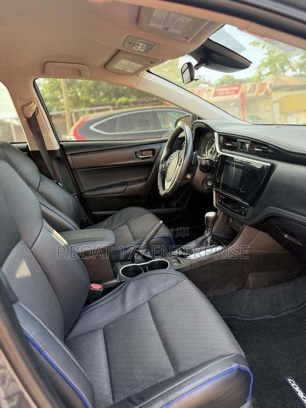 Toyota Corolla 2018 Gray