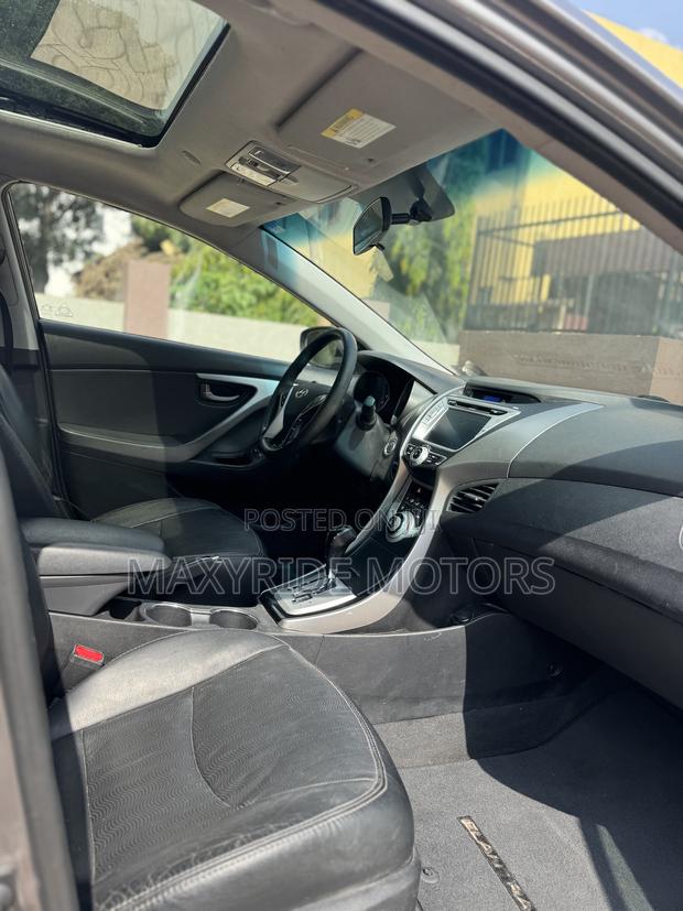 Hyundai Elantra 2012 Gray