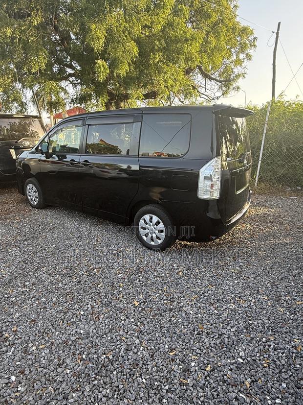 Toyota Voxy 2012 Black