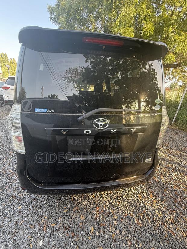 Toyota Voxy 2012 Black