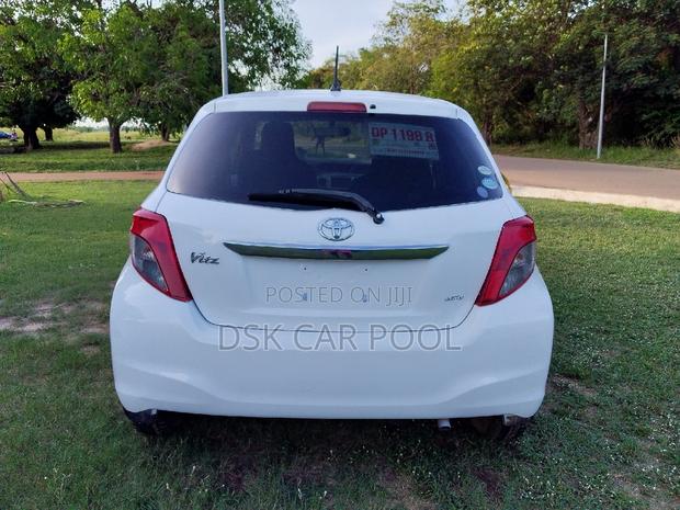 Toyota Vitz 1.3 AWD 5dr 2011 White