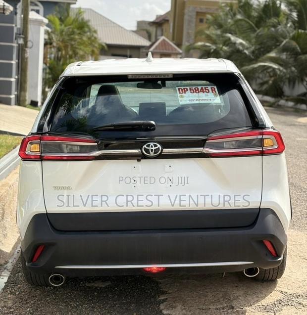 Toyota RAV4 XLE 2022 White