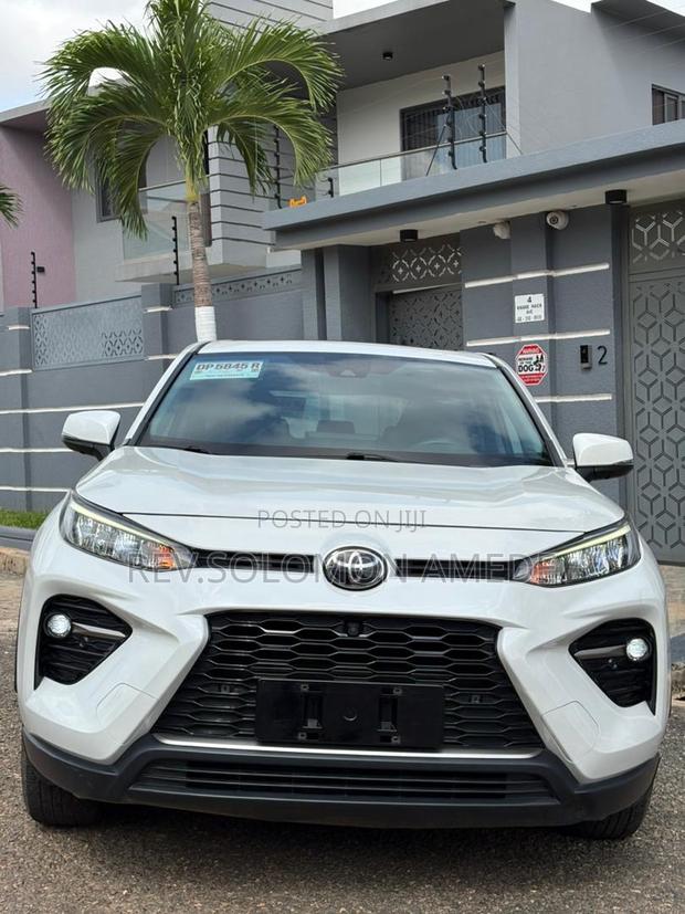 Toyota RAV4 Adventure 2022 White