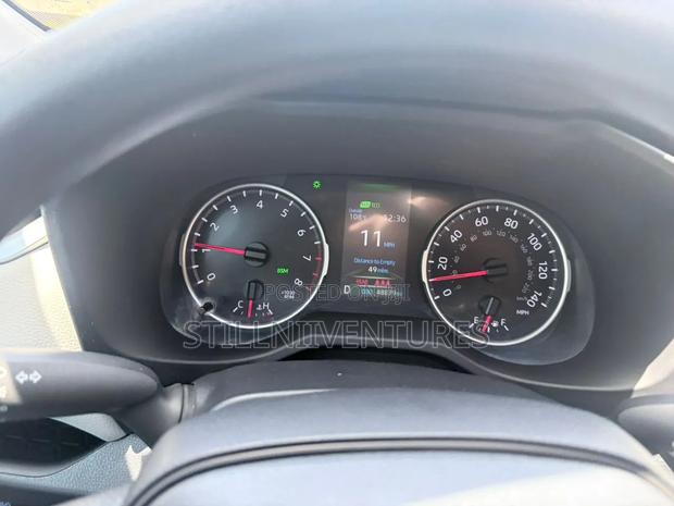 Toyota RAV4 XLE 2022 Red