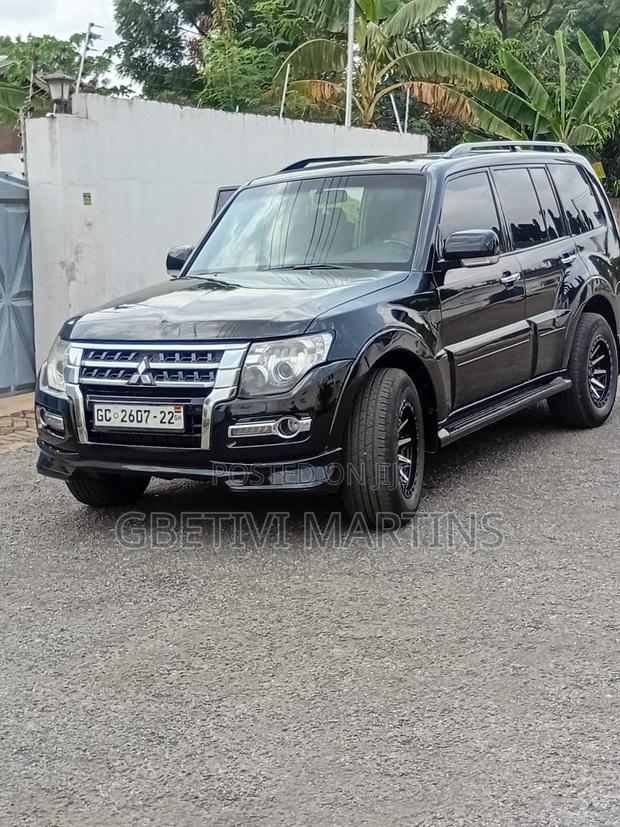 Mitsubishi Pajero 2010 Black