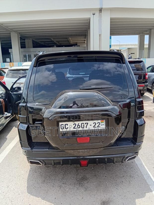 Mitsubishi Pajero 2010 Black