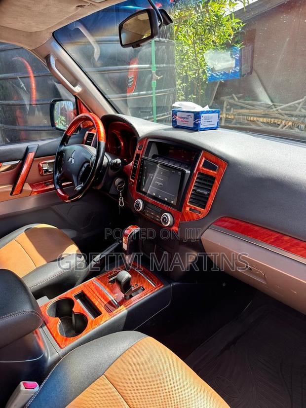 Mitsubishi Pajero 2010 Black