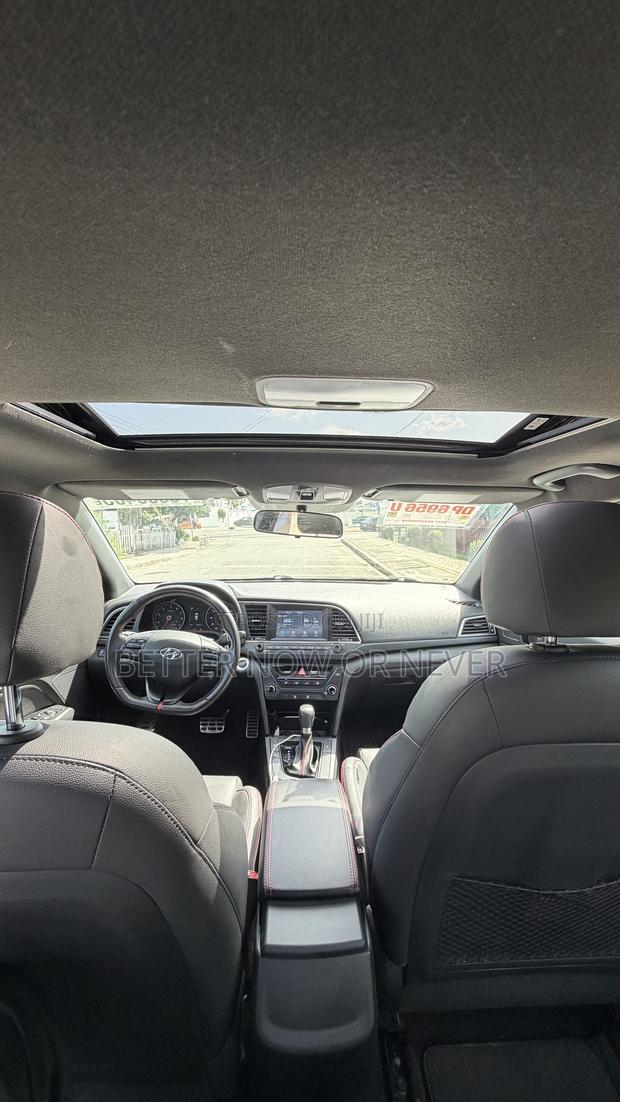 Hyundai Elantra Sport 2018 White