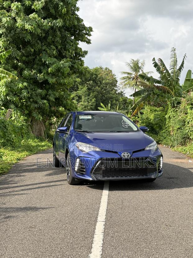 Toyota Corolla SE (1.8L 4cyl 2A) 2019 Blue