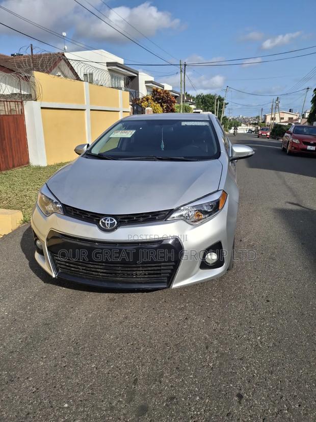 Toyota Corolla 2017 Silver