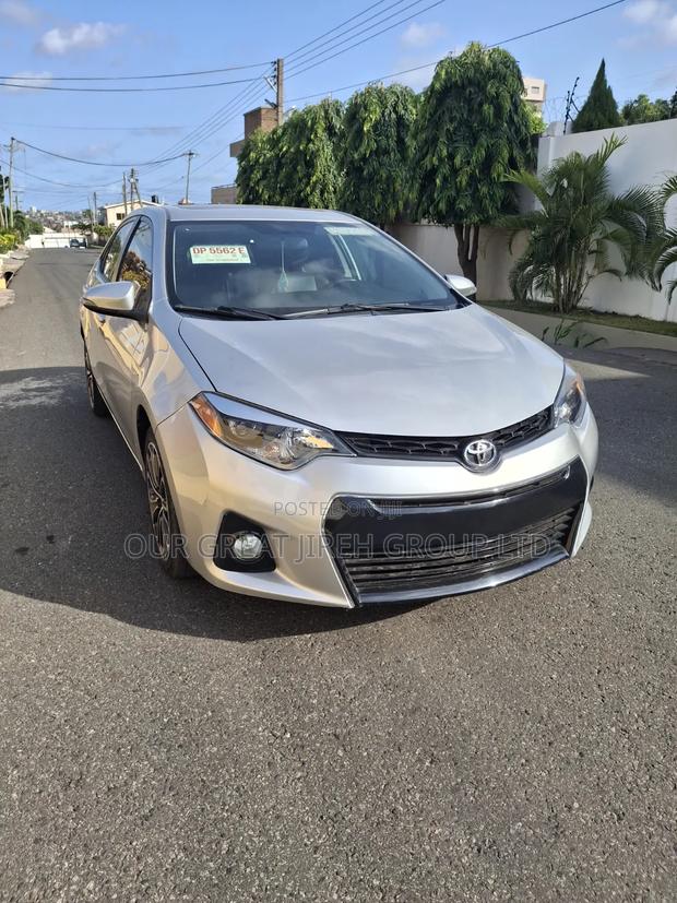 Toyota Corolla 2017 Silver