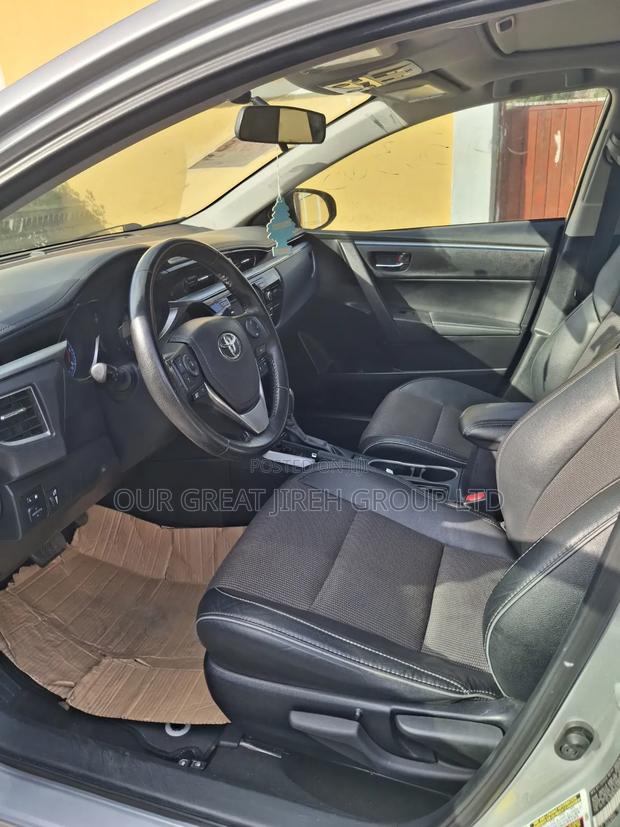 Toyota Corolla 2017 Silver
