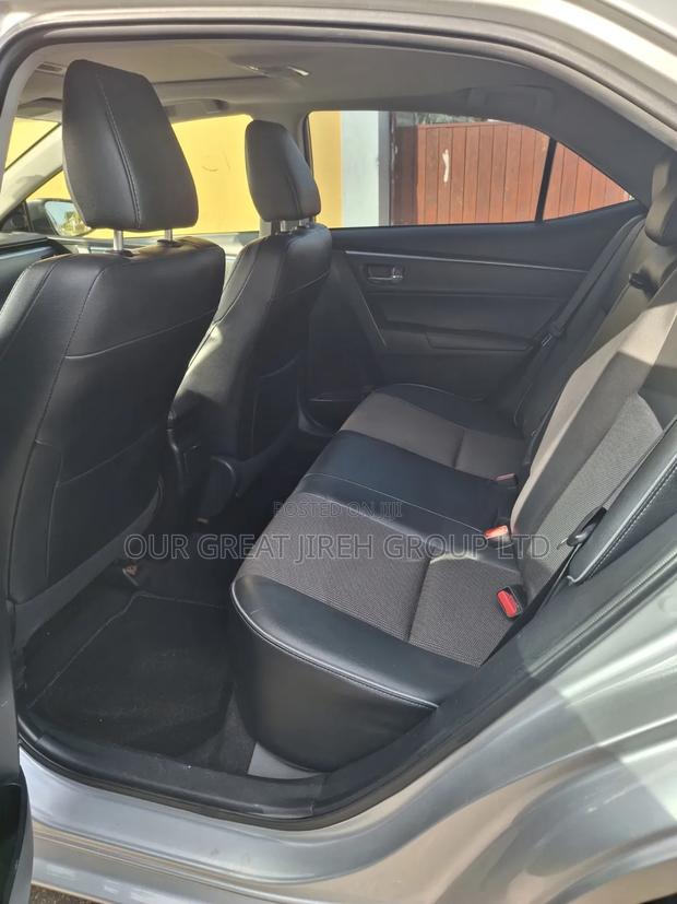 Toyota Corolla 2017 Silver
