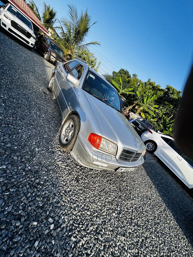 Mercedes-Benz C200 1999 Gray