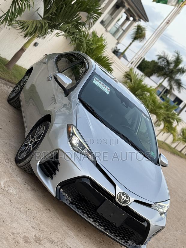Toyota Corolla SE Special Edition 4dr Sedan (1.8L 4cyl CVT) 2017 Silver
