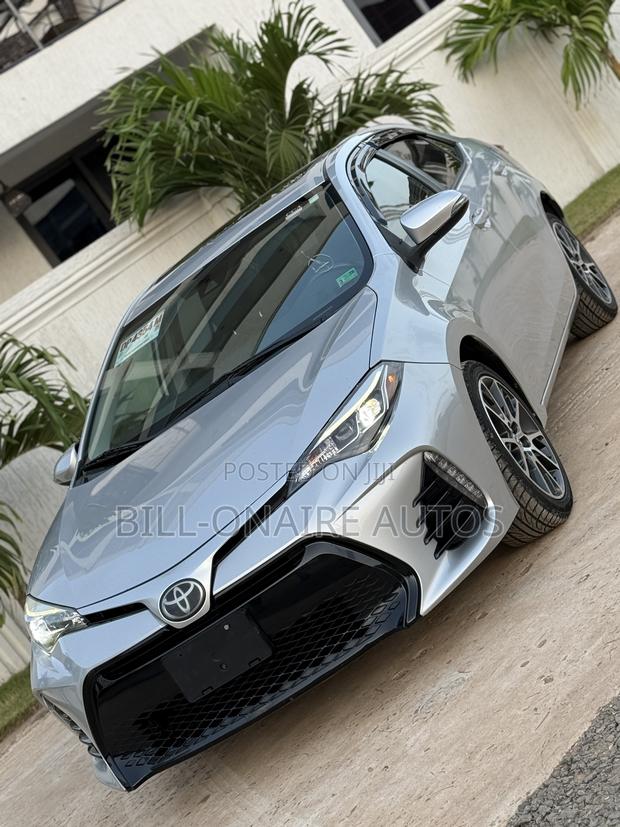 Toyota Corolla SE Special Edition 4dr Sedan (1.8L 4cyl CVT) 2017 Silver