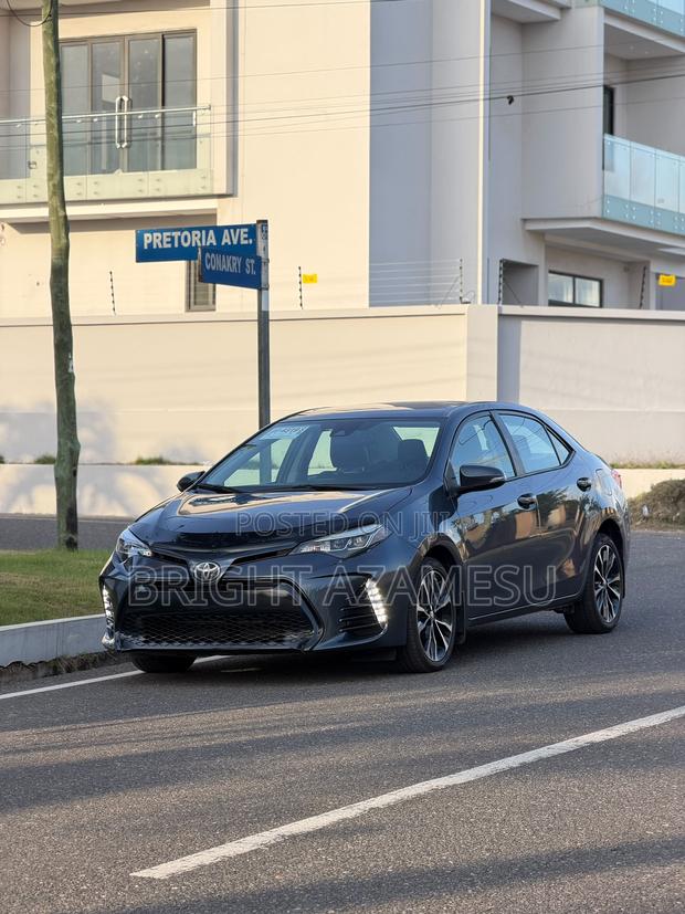 Toyota Corolla 2017 Gray