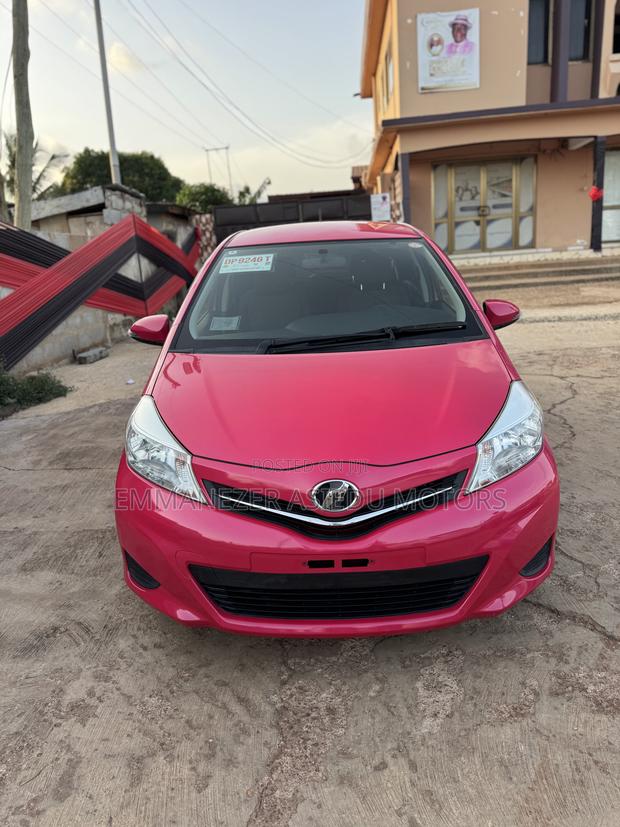 Toyota Vitz 1.3 FWD 5dr 2013 Pink