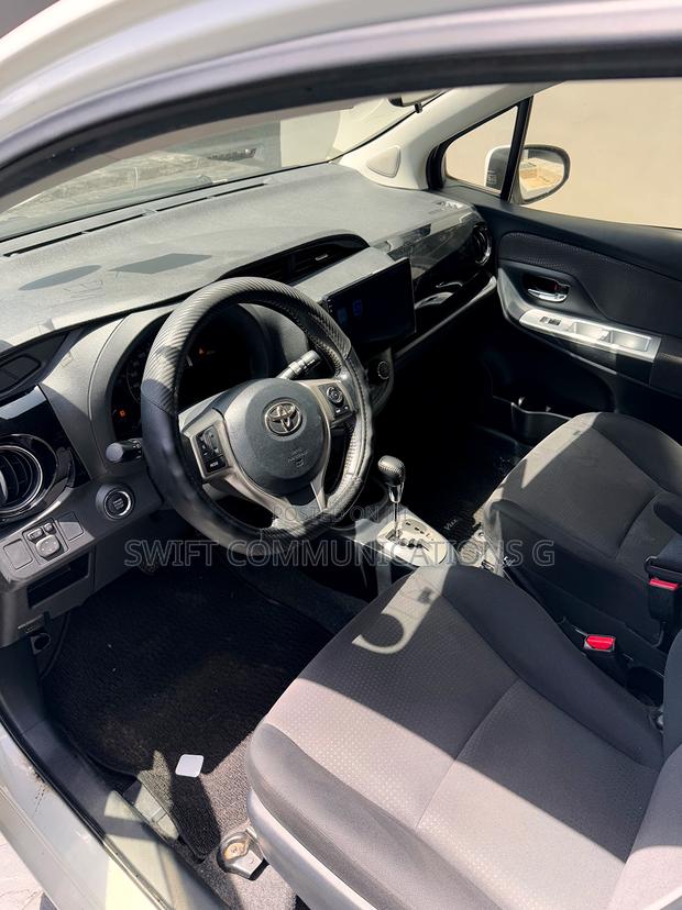 Toyota Vitz 1.3 FWD 5dr 2016 White