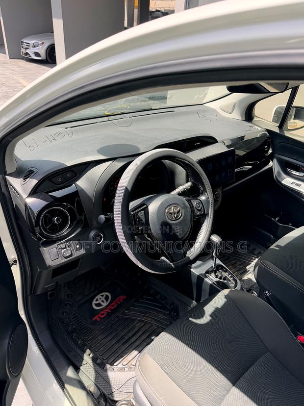 Toyota Vitz 1.3 FWD 5dr 2018 White