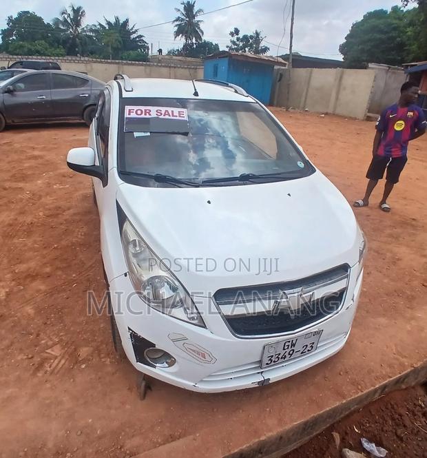 Chevrolet Spark Hatch LT 2010 White