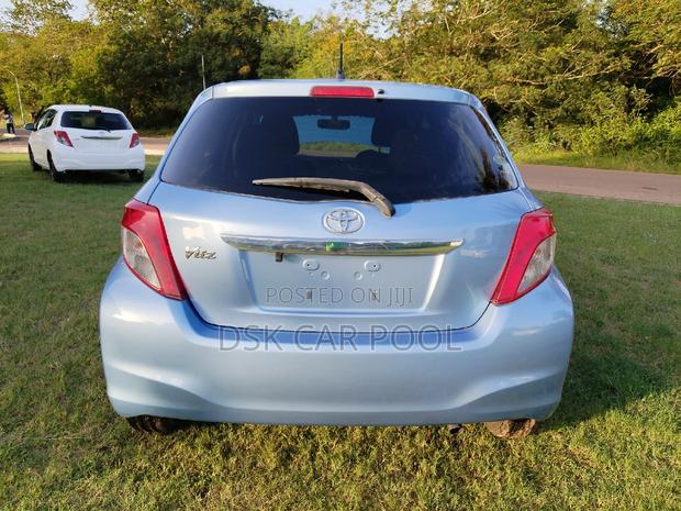 Toyota Vitz 1.3 FWD 5dr 2012 Blue