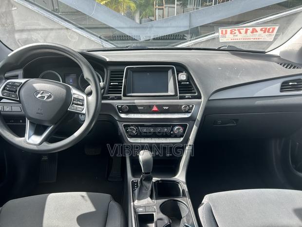 Hyundai Sonata SE 2019 Gray