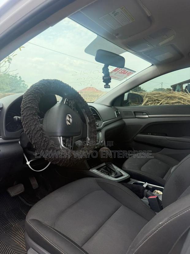 Hyundai Elantra Limited 2018 White