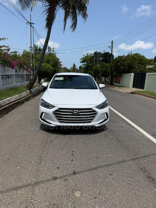 Hyundai Elantra Limited 2018 White