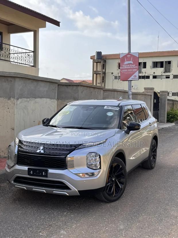 Mitsubishi Outlander SE 2022 Gray