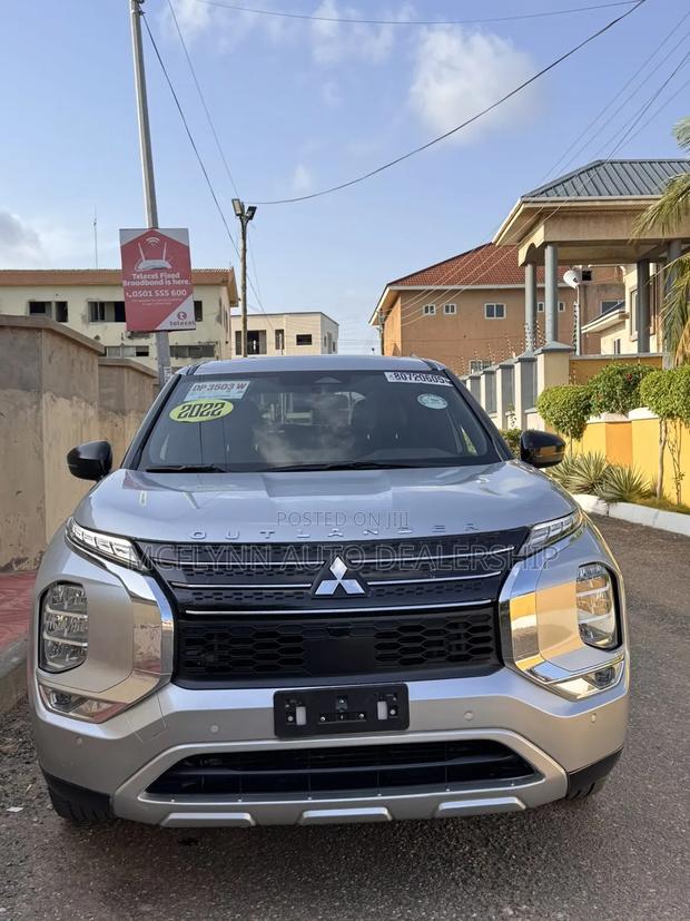 Mitsubishi Outlander SE 2022 Gray