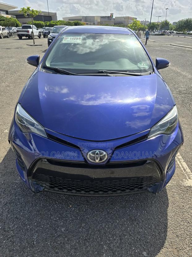 Toyota Corolla SE (1.8L 4cyl 2A) 2018 Blue