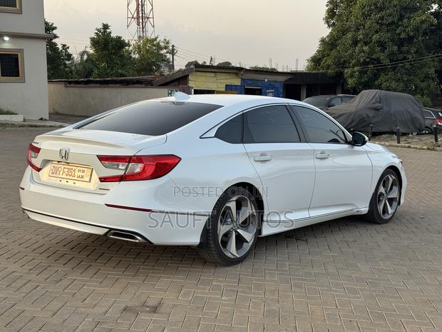 Honda Accord Touring 2018 White